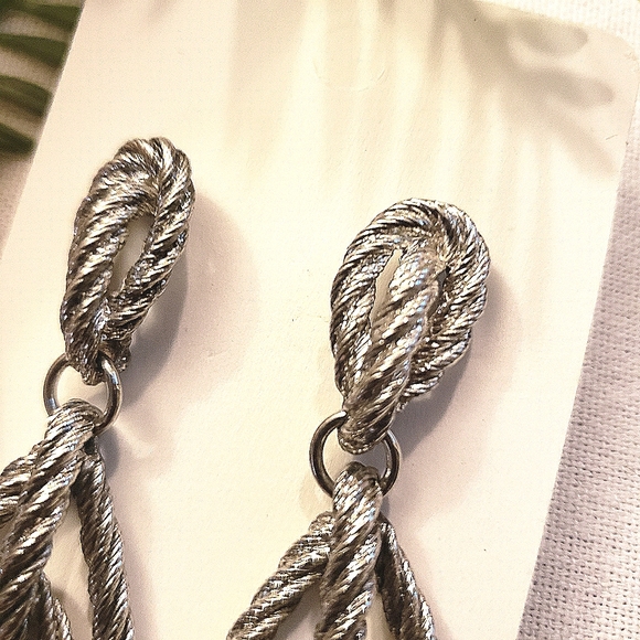 Twisted silver rope dangle earrings - Picture 6 of 7